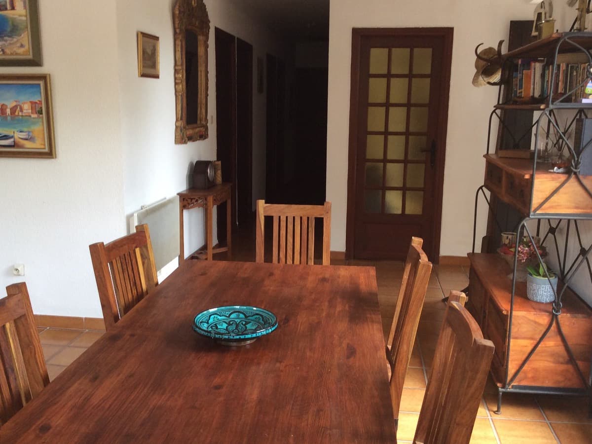 Max's place